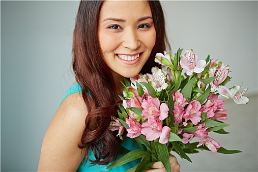 rong bach kim hai nhay